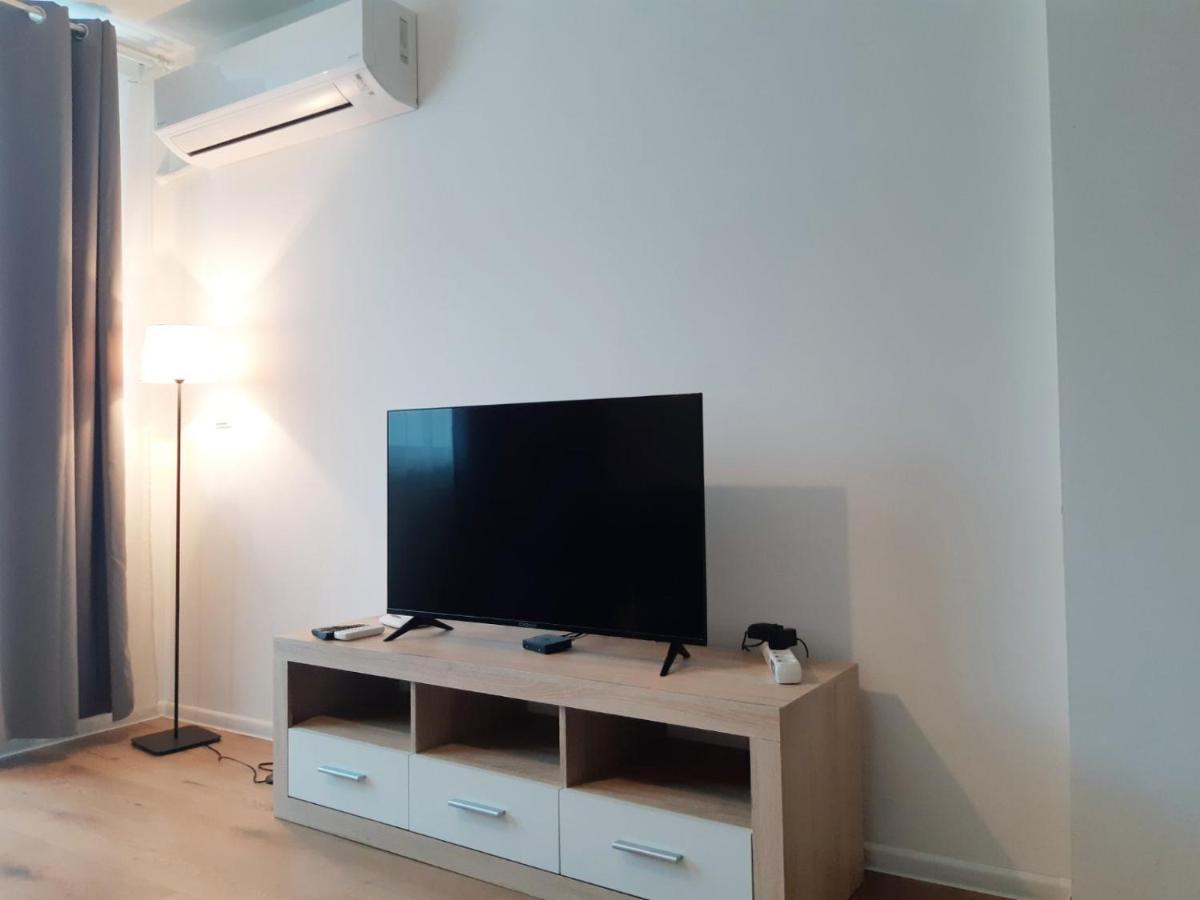 Huge Apartment With A Parking Space In The Same Building Σόφια Εξωτερικό φωτογραφία